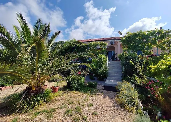 Apartment With Parking Space Barbat, Rab - 25028