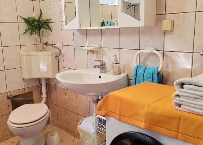 Apartment With Parking Space Barbat, Rab - 25028